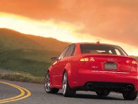 Audi RS 4 (2008) - picture 5 of 10