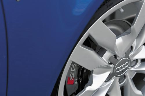 Audi S6 (2008) - picture 9 of 13