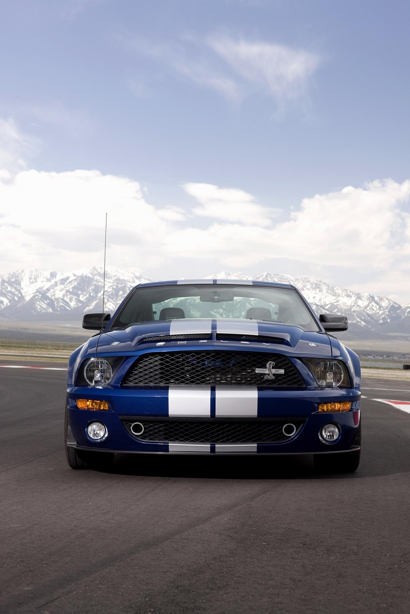 Машины на телефон вертикальные. Ford Shelby gt500kr. Ford Shelby gt500. Ford Shelby gt500kr 2008. Ford Mustang Shelby gt500kr 2008.