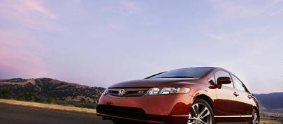 Honda Civic SI Sedan (2008) - picture 4 of 18