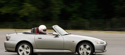 Honda S2000 CR (2008) - picture 4 of 6