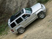 Jeep Liberty Limited (2008) - picture 8 of 14