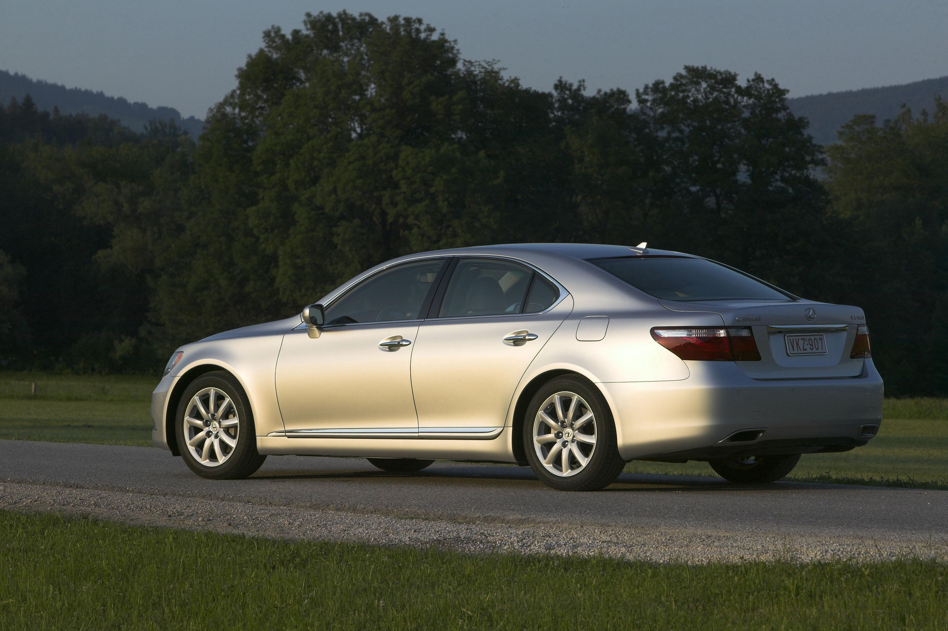 Lexus LS 460