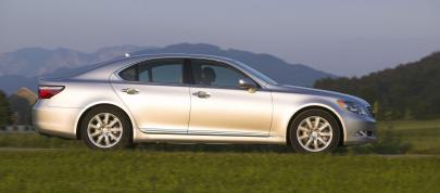Lexus LS 460 (2009) - picture 15 of 24