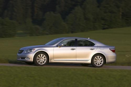 Lexus LS 460 (2009) - picture 16 of 24