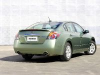 Nissan Altima Hybrid (2008) - picture 2 of 10