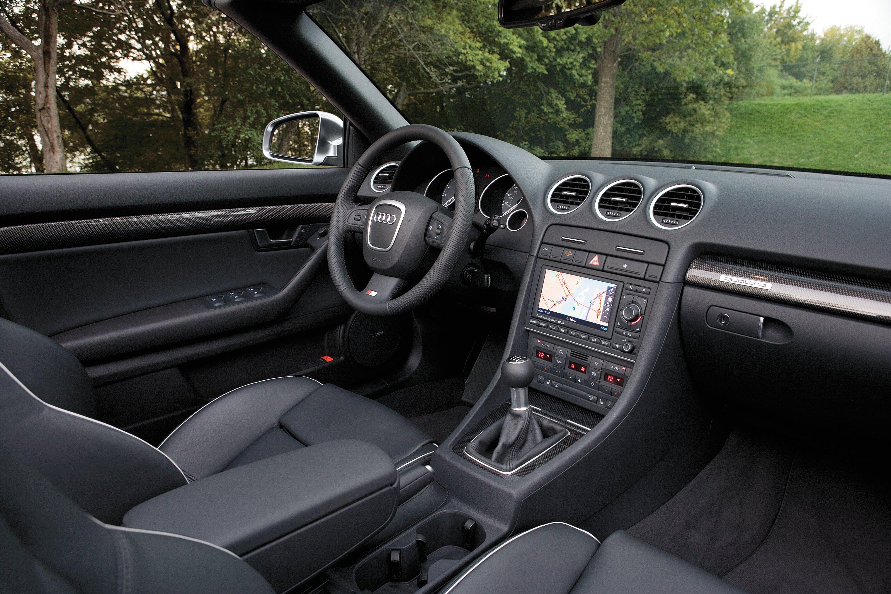 Volkswagen carplay. Audi s4 2008. Audi s4 b7 Interior. Ауди s4 2008. Audi s4 b4 салон.