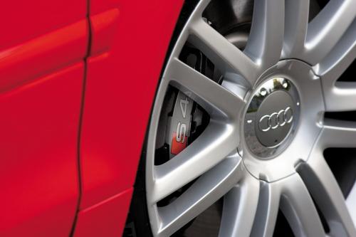 Audi S4 Cabriolet (2009) - picture 8 of 10