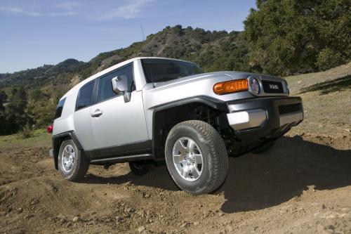 Toyota FJ Cruiser (2008) - picture 8 of 12