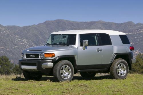 Toyota FJ Cruiser (2008) - picture 9 of 12