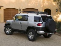 Toyota FJ Cruiser (2008) - picture 2 of 12