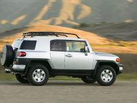 Toyota FJ Cruiser (2008) - picture 4 of 12