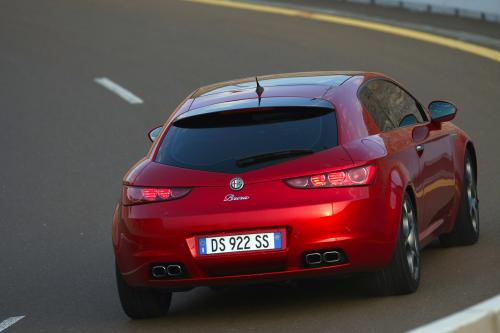 Alfa Romeo Brera (2009) - picture 8 of 15