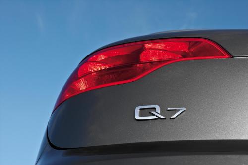 Audi Q7 TDI (2009) - picture 1 of 11