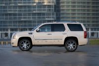 Cadillac Escalade Hybrid (2009) - picture 6 of 14