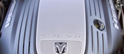 Dodge Challenger (2009) - picture 7 of 9