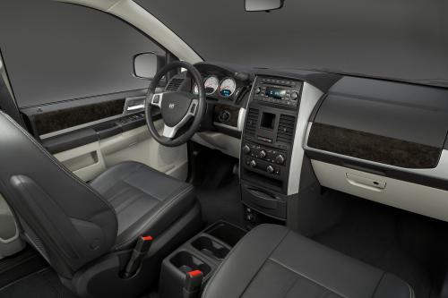 Dodge Grand Caravan 25th Anniversary Edition (2009) - picture 1 of 4