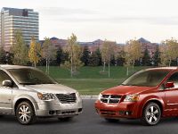 Dodge Grand Caravan 25th Anniversary Edition (2009) - picture 4 of 4