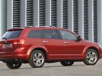 Dodge Journey (2009) - picture 8 of 9