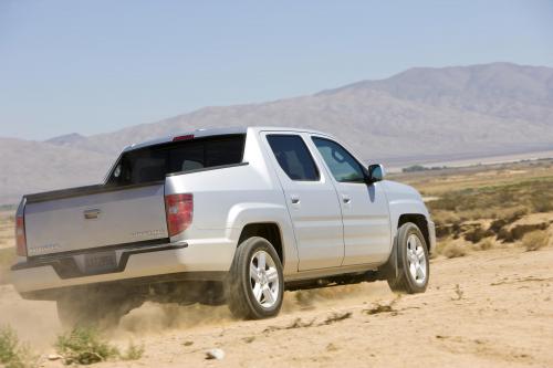 Honda Ridgeline (2009) - picture 25 of 38