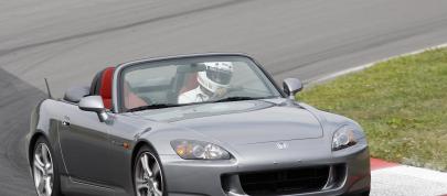 Honda S2000 (2009) - picture 7 of 19
