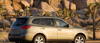 Hyundai Santa Fe (2009) - picture 4 of 9