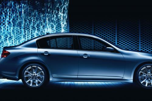 Infiniti G37 (2009) - picture 1 of 2