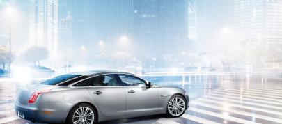 Jaguar XJ (2009) - picture 12 of 27