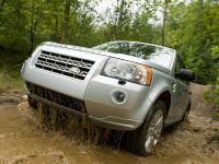 Land Rover LR2 HSE (2009) - picture 6 of 12