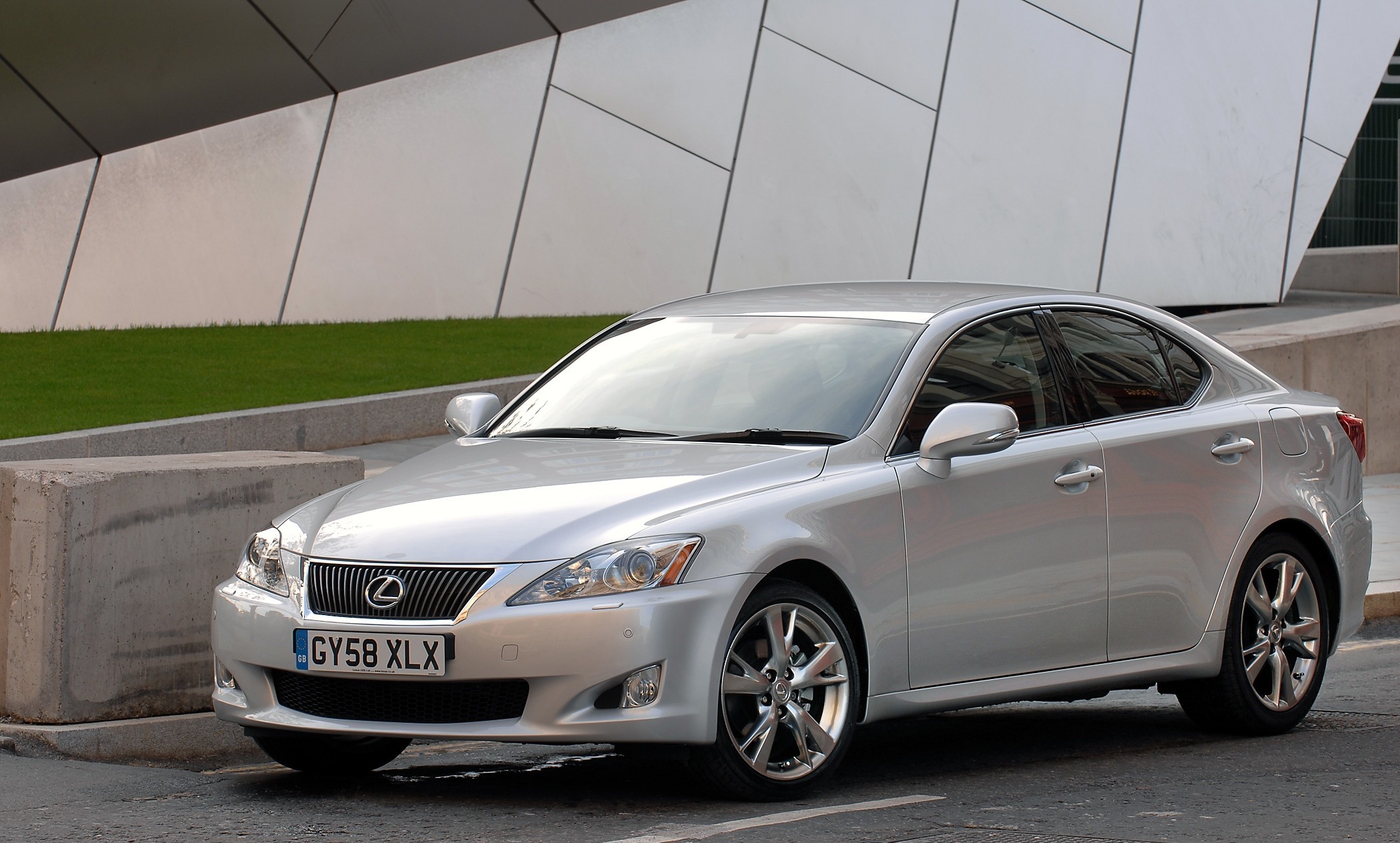 Lexus IS 250/220d