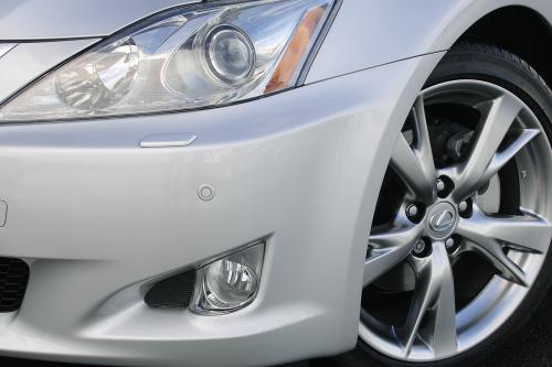 Lexus IS 250/220d (2009) - picture 8 of 10