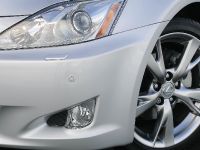 Lexus IS 250/220d (2009) - picture 8 of 10