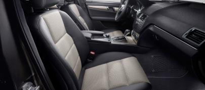 Mercedes-Benz C-Class Special Edition (2009) - picture 7 of 11
