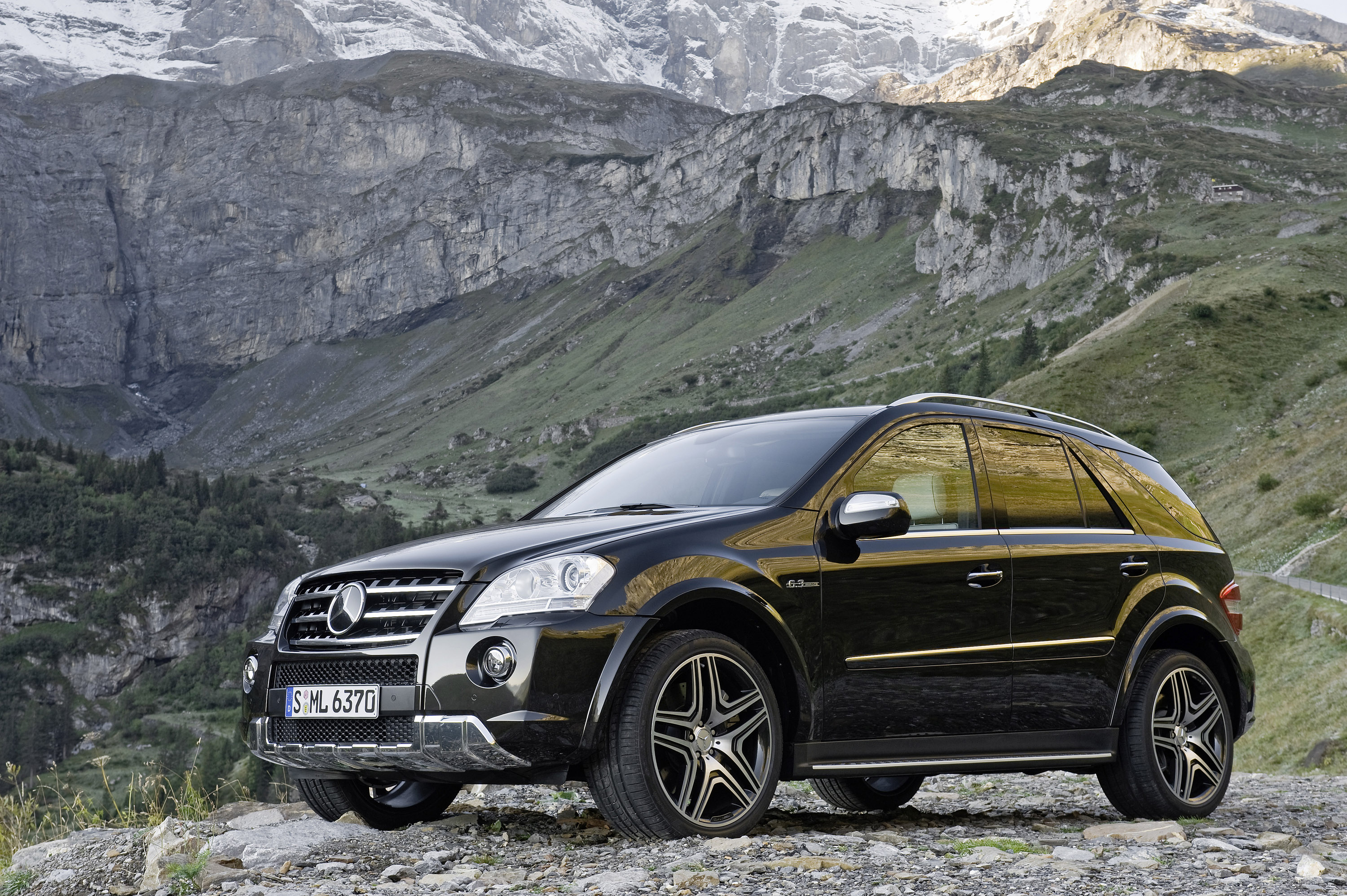 Mercedes-Benz ML63 AMG Performance Studio