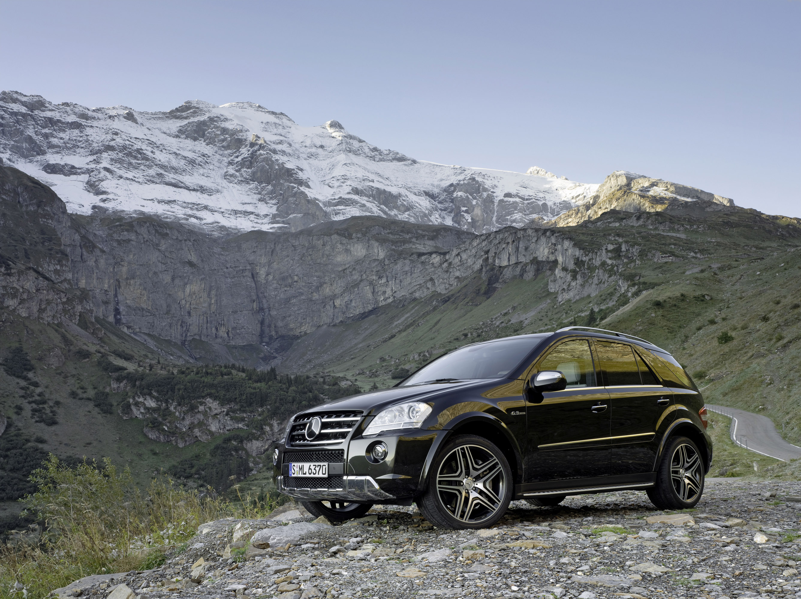 Mercedes-Benz ML63 AMG Performance Studio