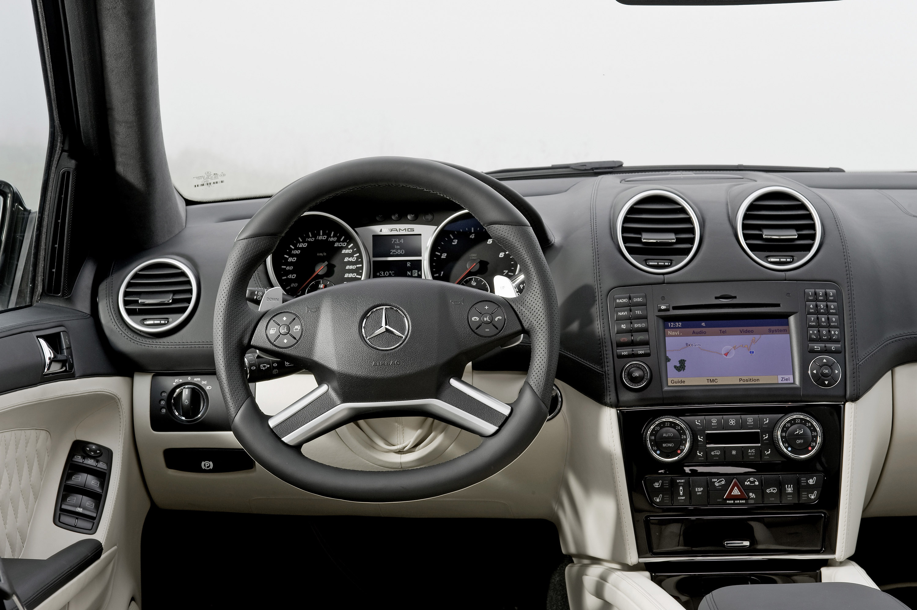 Mercedes-Benz ML63 AMG Performance Studio