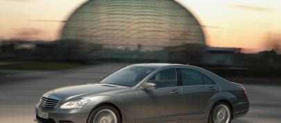 Mercedes-Benz S 500 4MATIC AMG (2009) - picture 12 of 15