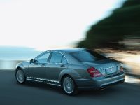 Mercedes-Benz S 500 4MATIC AMG (2009) - picture 14 of 15