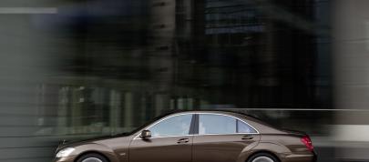 Mercedes-Benz S-Class (2009) - picture 4 of 7