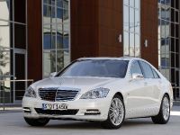 Mercedes-Benz S-Class (2009) - picture 3 of 7