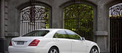 Mercedes-Benz S350 (2009) - picture 12 of 15