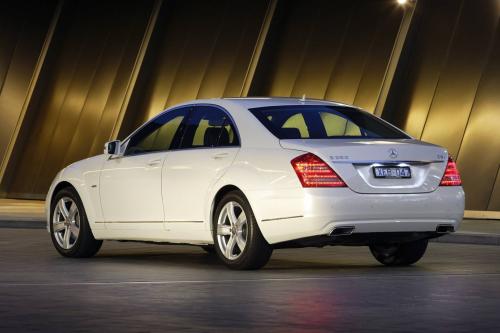 Mercedes-Benz S350 (2009) - picture 8 of 15