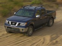 Nissan Frontier (2009) - picture 3 of 6