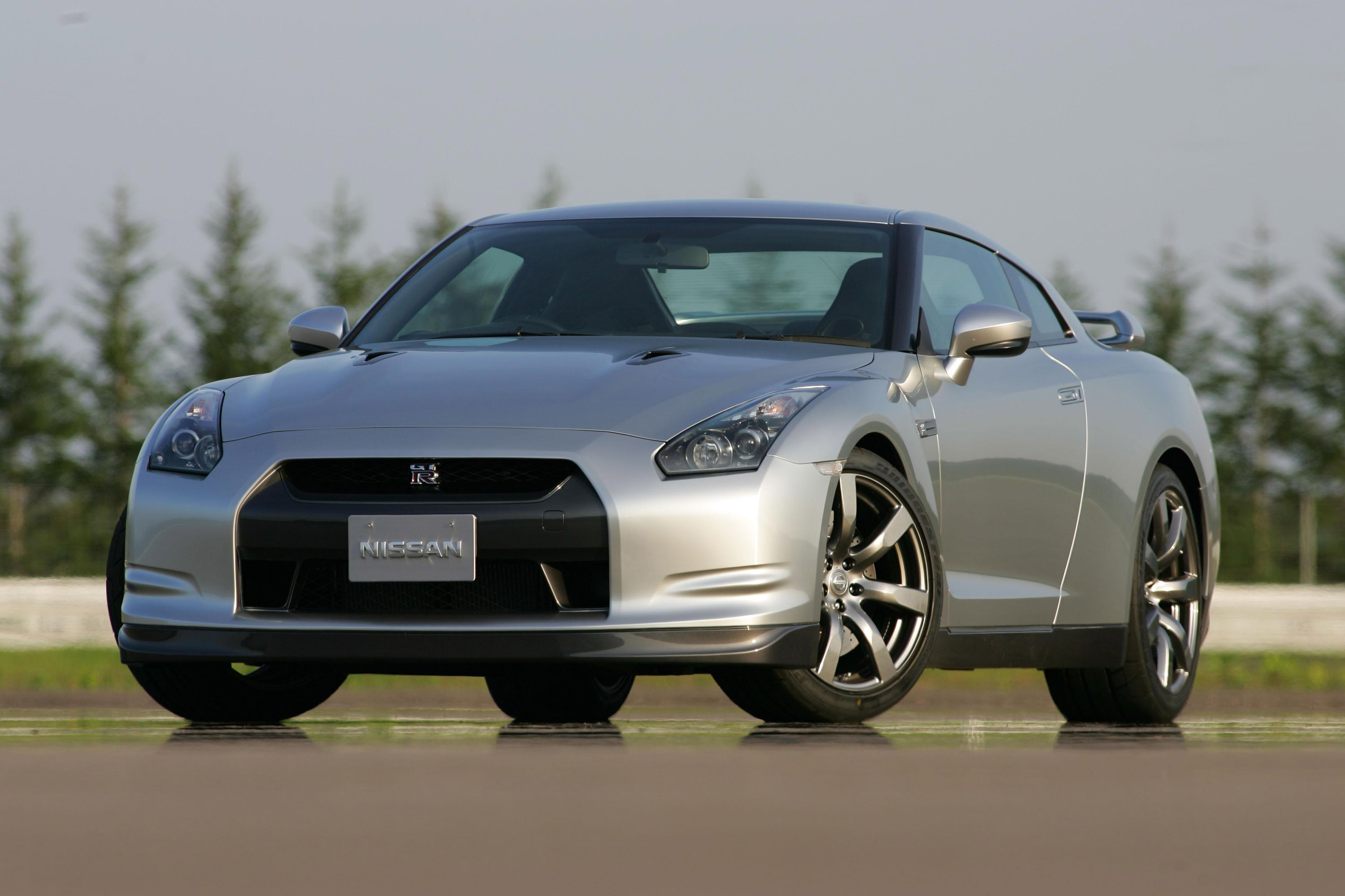 Nissan GT-R