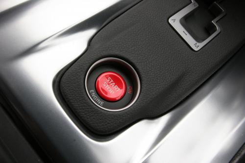 Nissan GT-R (2009) - picture 17 of 18