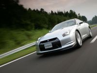 Nissan GT-R (2009) - picture 4 of 18