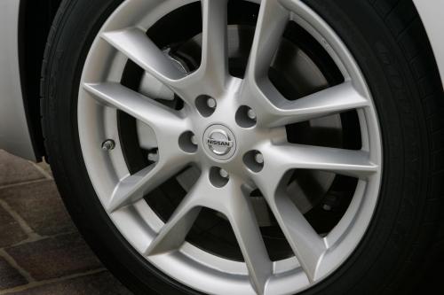 Nissan Maxima (2009) - picture 8 of 14