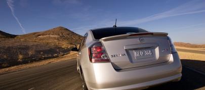 Nissan Sentra SE-R (2009) - picture 7 of 8