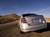 Nissan Sentra SE-R (2009) - picture 3 of 8
