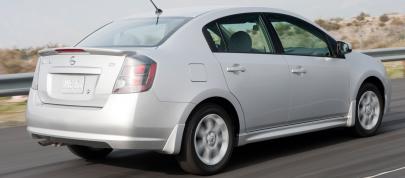 Nissan Sentra SR (2009) - picture 7 of 23